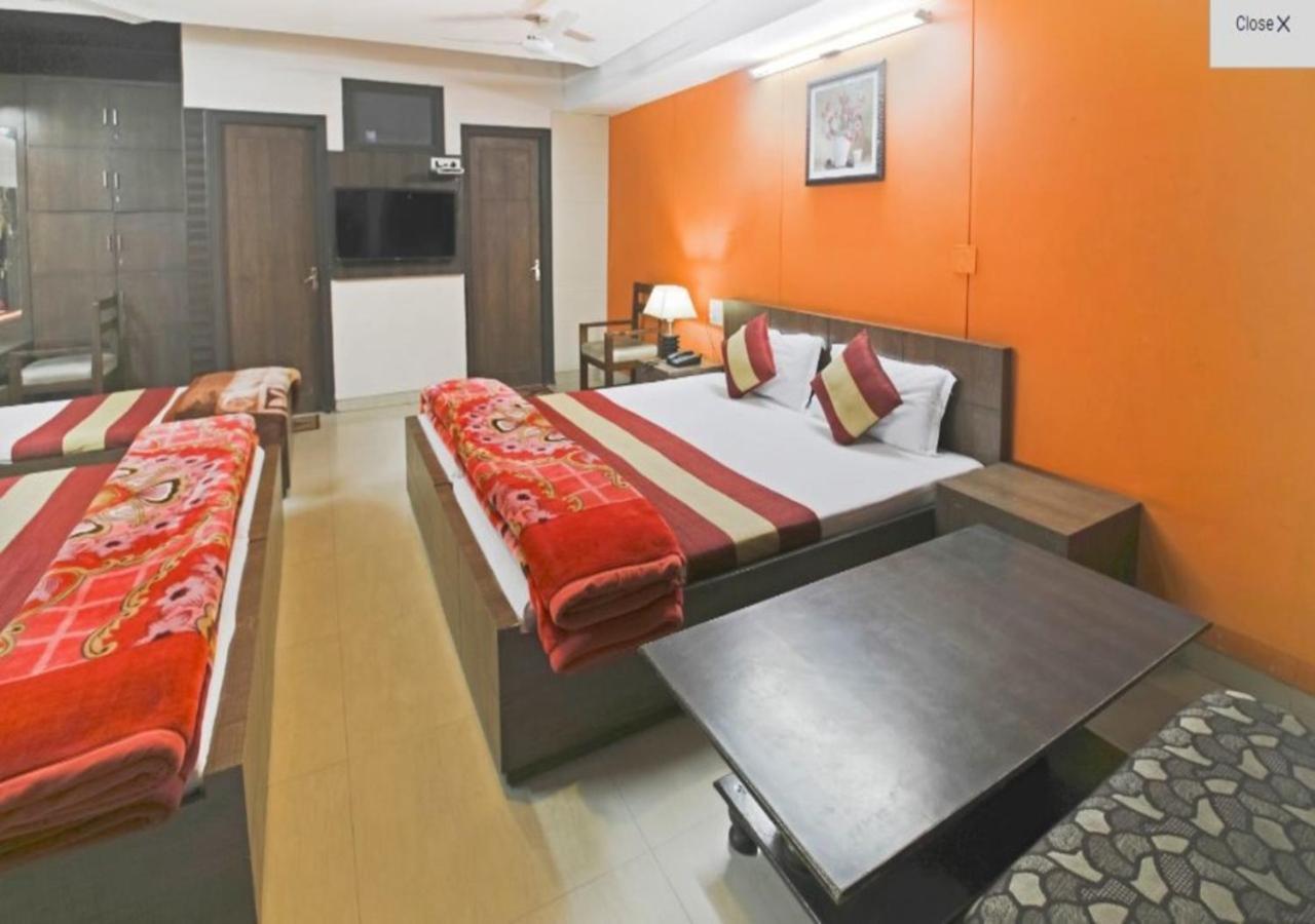 Hotel Palace Amritsar Esterno foto