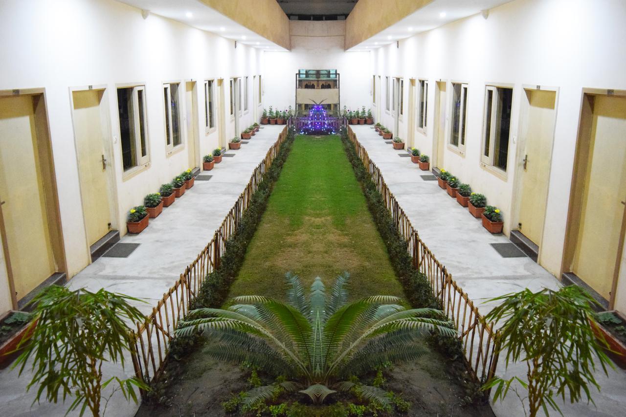 Hotel Palace Amritsar Esterno foto