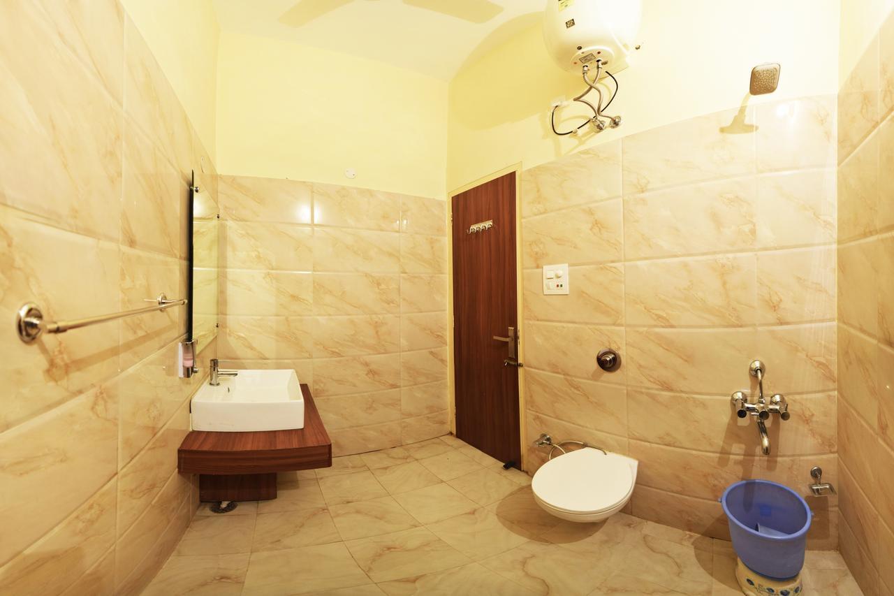 Hotel Palace Amritsar Esterno foto