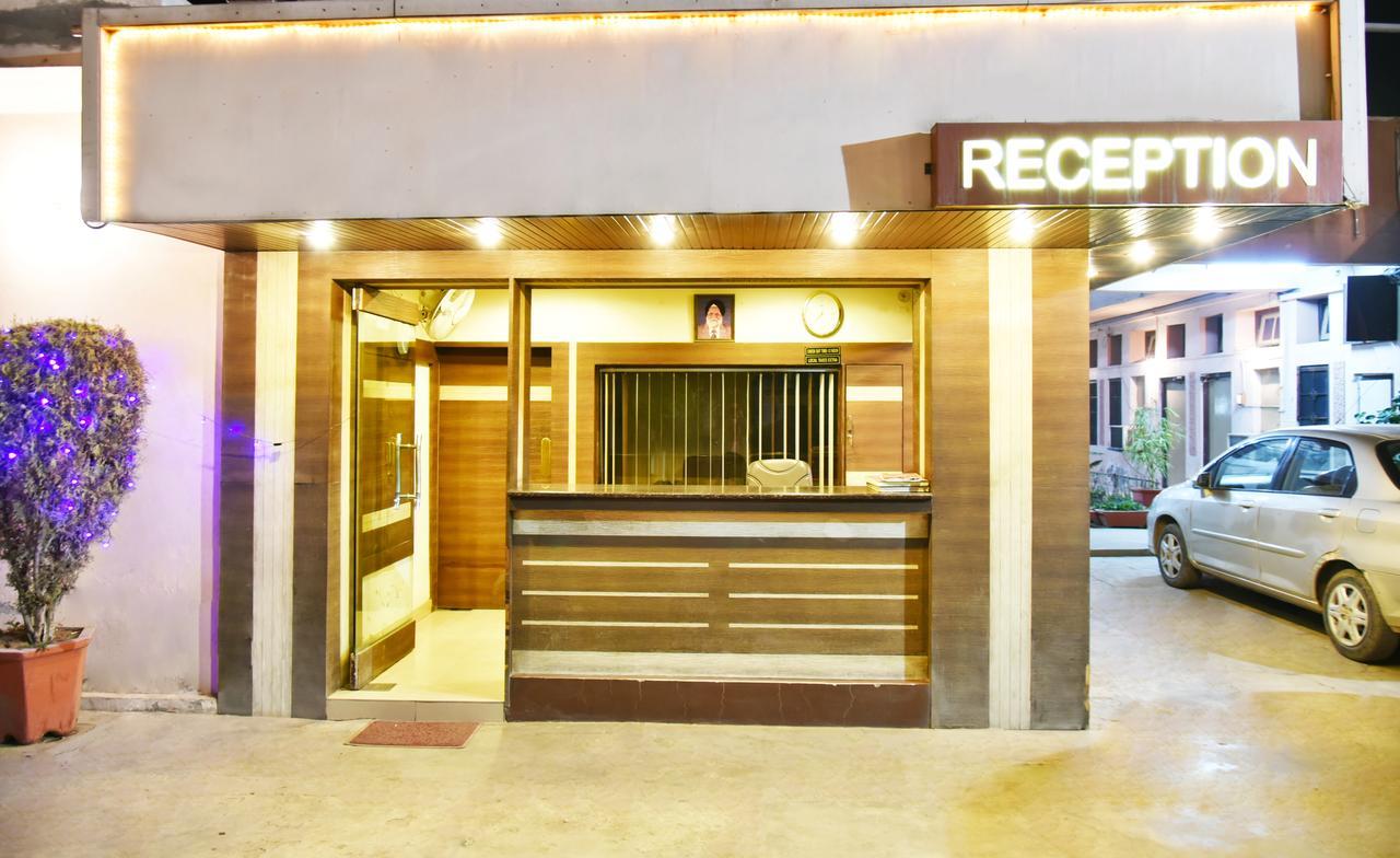 Hotel Palace Amritsar Esterno foto