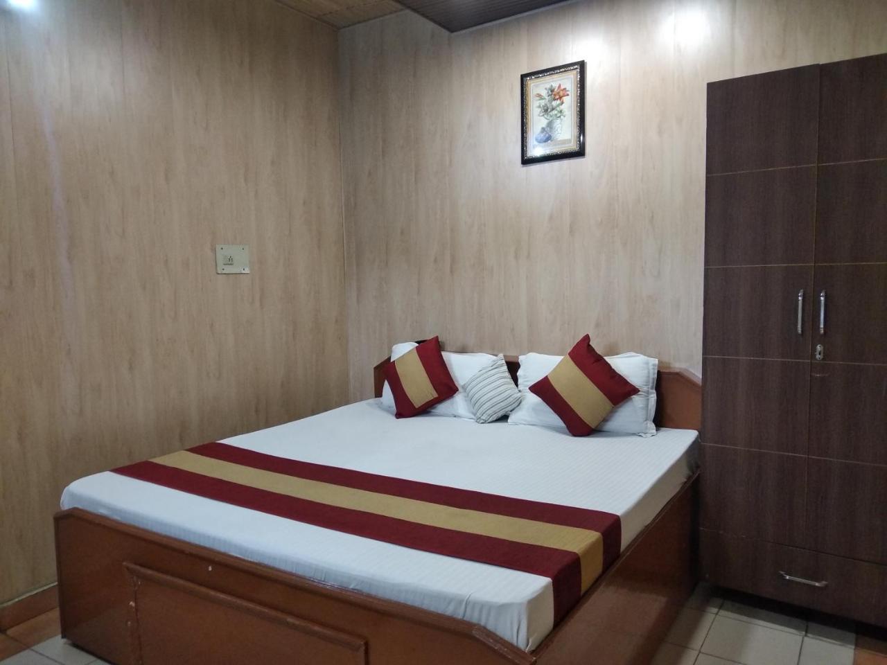 Hotel Palace Amritsar Esterno foto