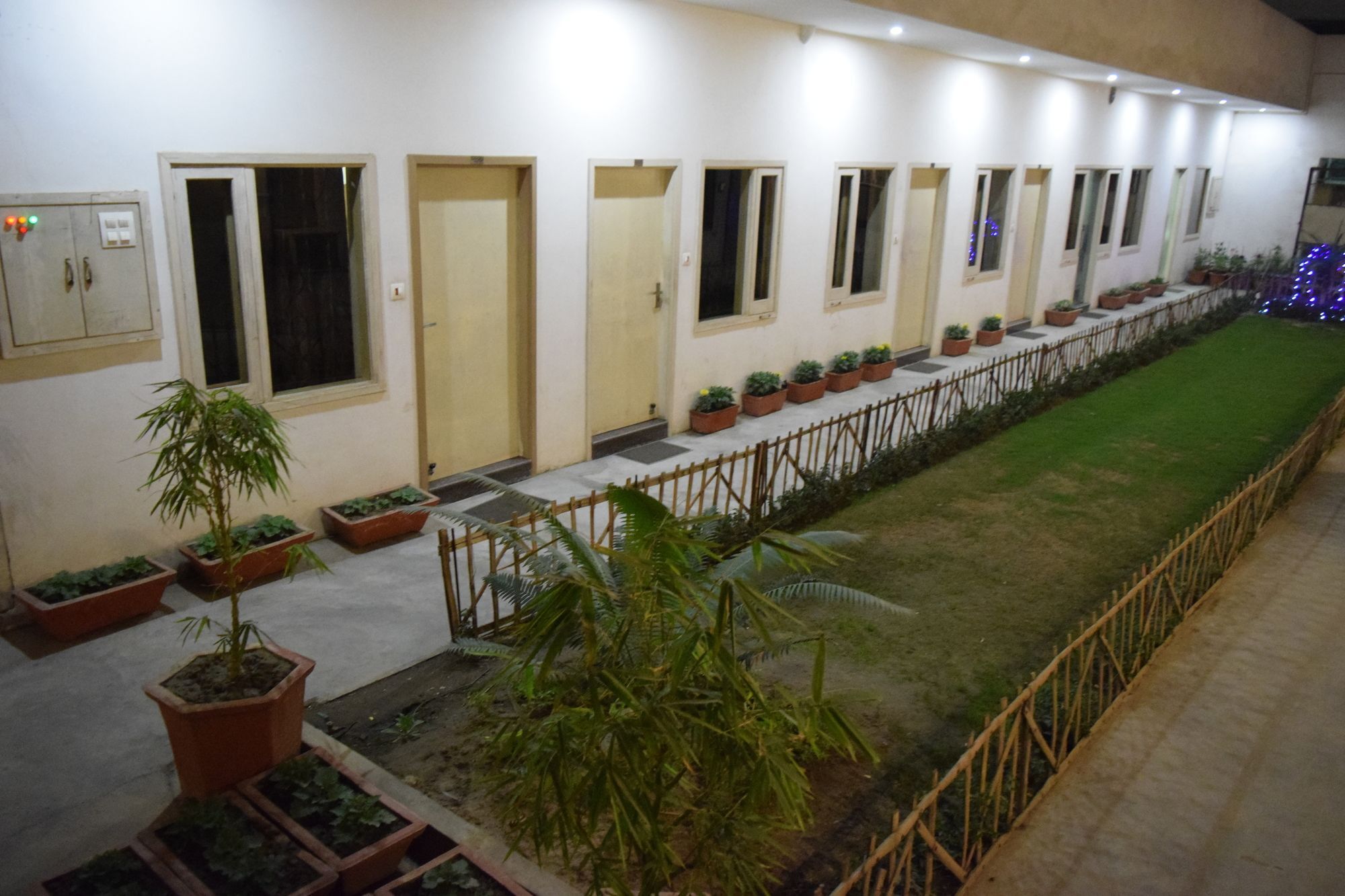 Hotel Palace Amritsar Esterno foto